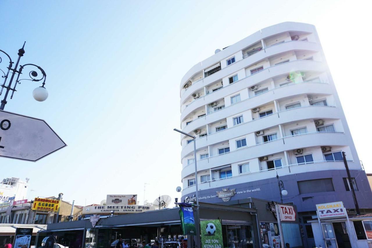 Lazuli Sea View Beachfront- Ap 61 Larnaca Exteriör bild